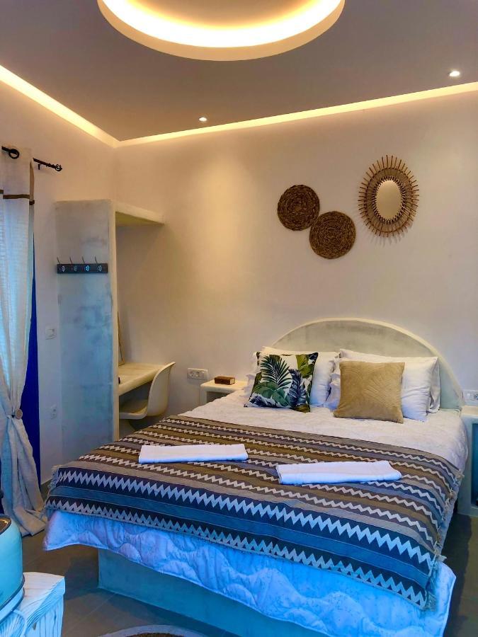 Oldtown Suites Fira Экстерьер фото