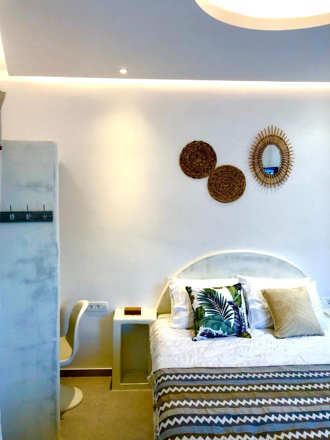 Oldtown Suites Fira Экстерьер фото