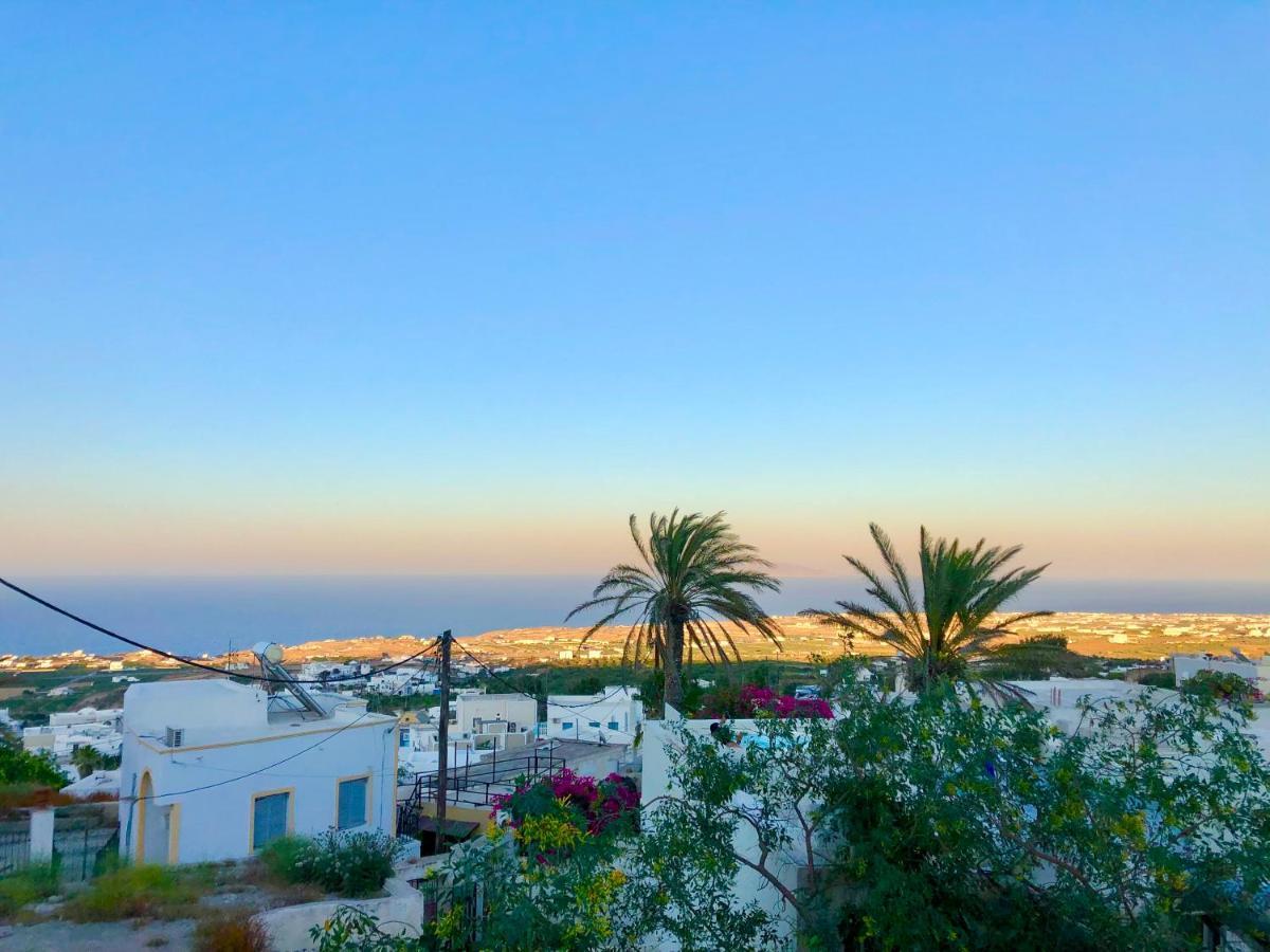 Oldtown Suites Fira Экстерьер фото