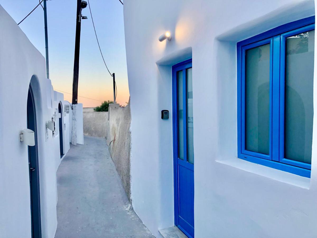 Oldtown Suites Fira Экстерьер фото