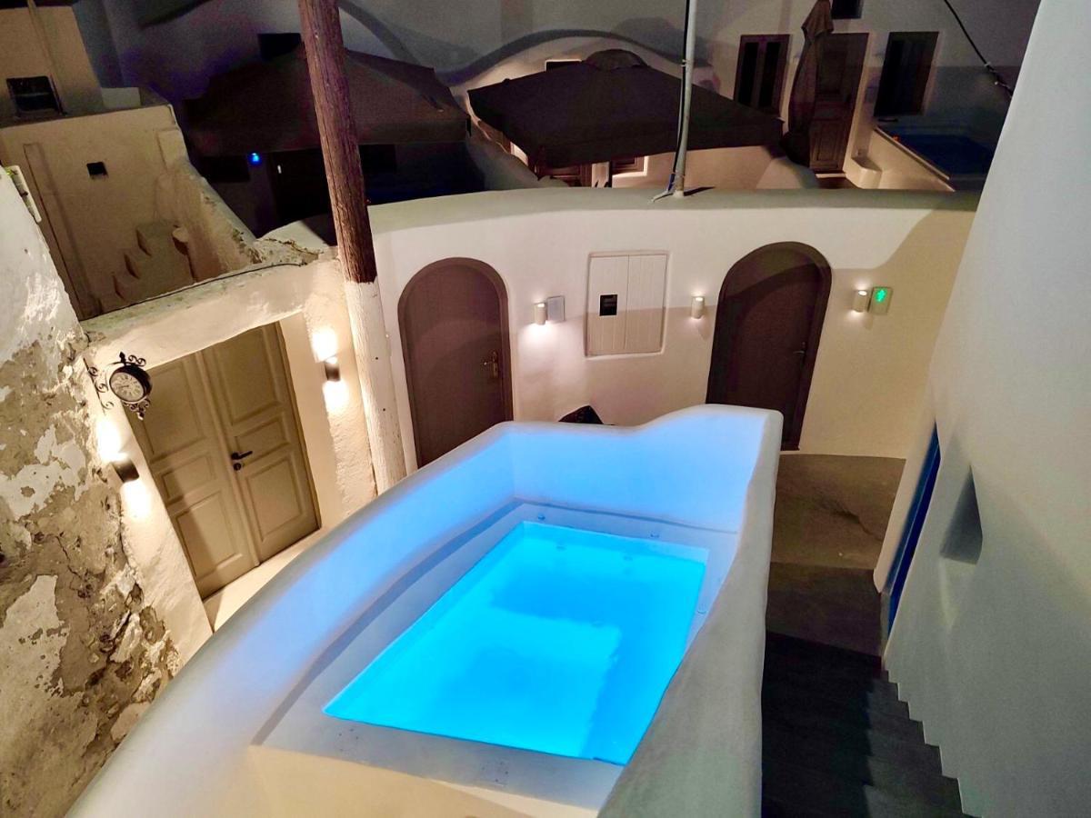 Oldtown Suites Fira Экстерьер фото