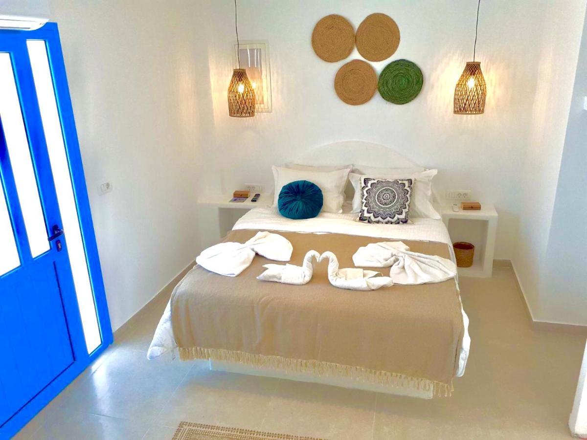 Oldtown Suites Fira Экстерьер фото