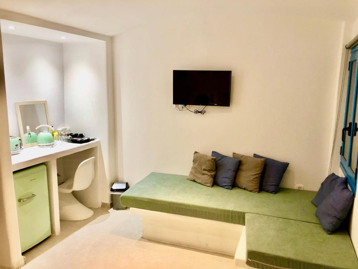 Oldtown Suites Fira Экстерьер фото