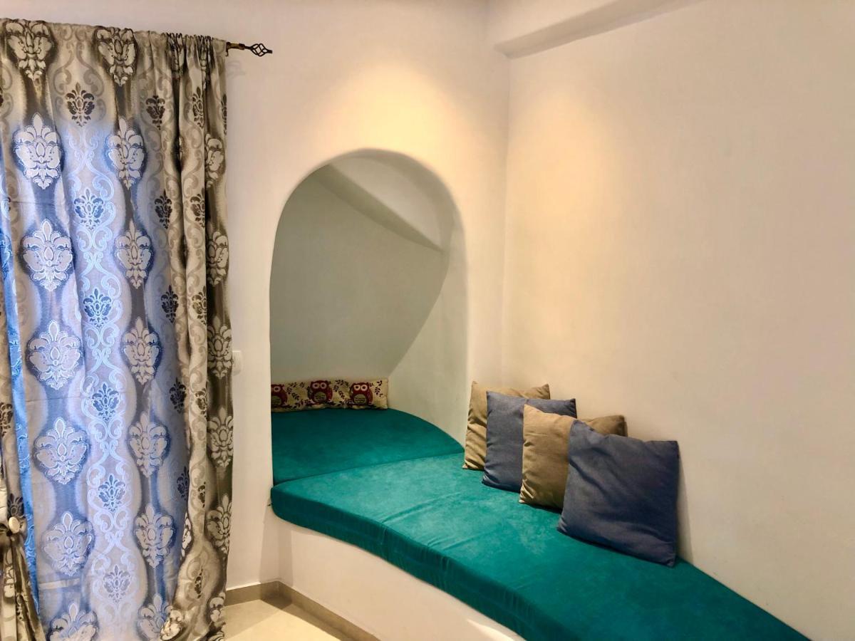 Oldtown Suites Fira Экстерьер фото